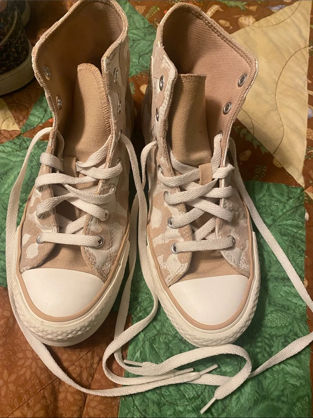 Converse High Top Lace-Up shoes- cream and tan leopard/cheetah